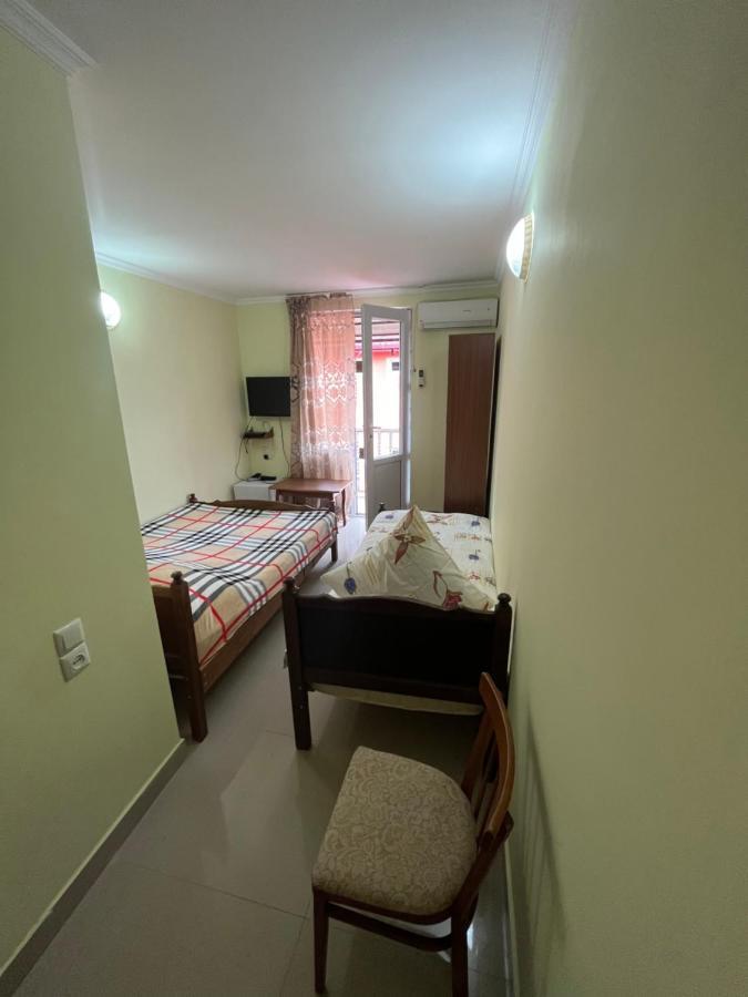 Mimino-Kongo Hotel Уреки Екстериор снимка