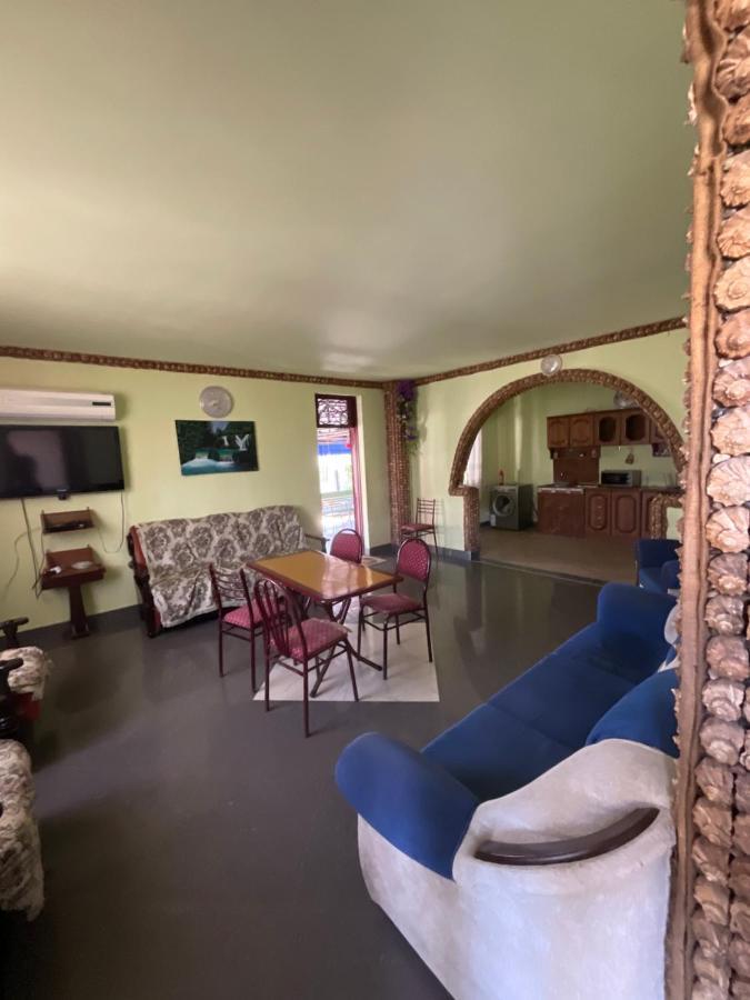 Mimino-Kongo Hotel Уреки Екстериор снимка