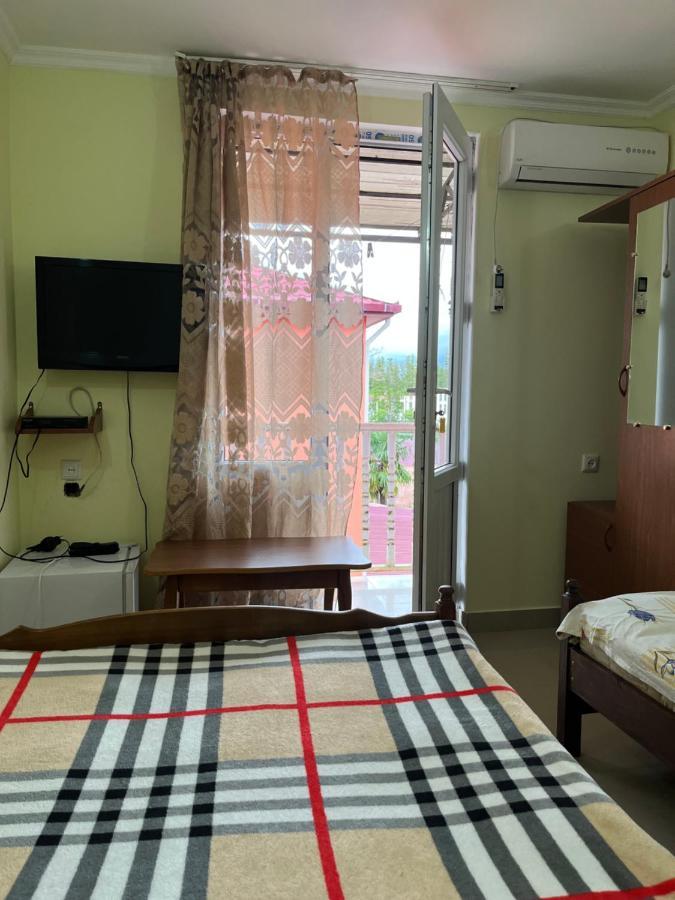 Mimino-Kongo Hotel Уреки Екстериор снимка