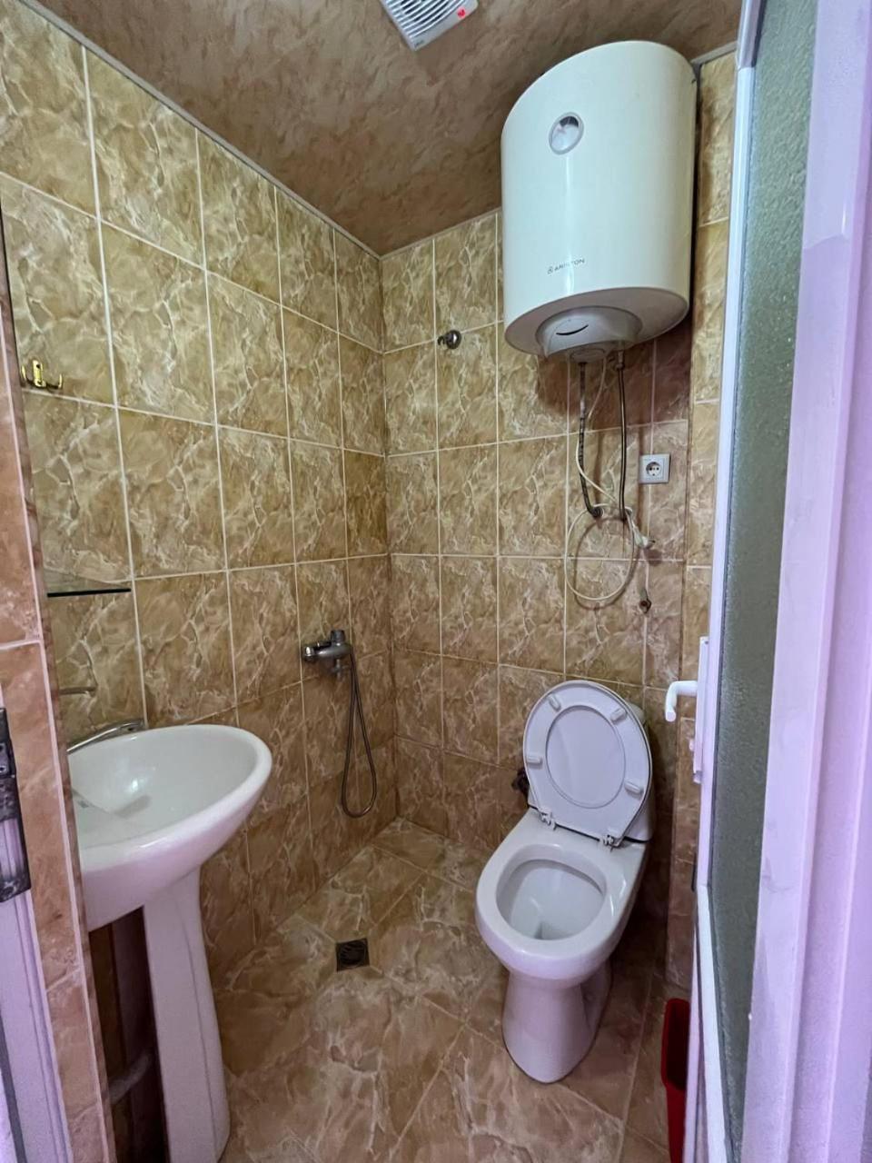 Mimino-Kongo Hotel Уреки Екстериор снимка